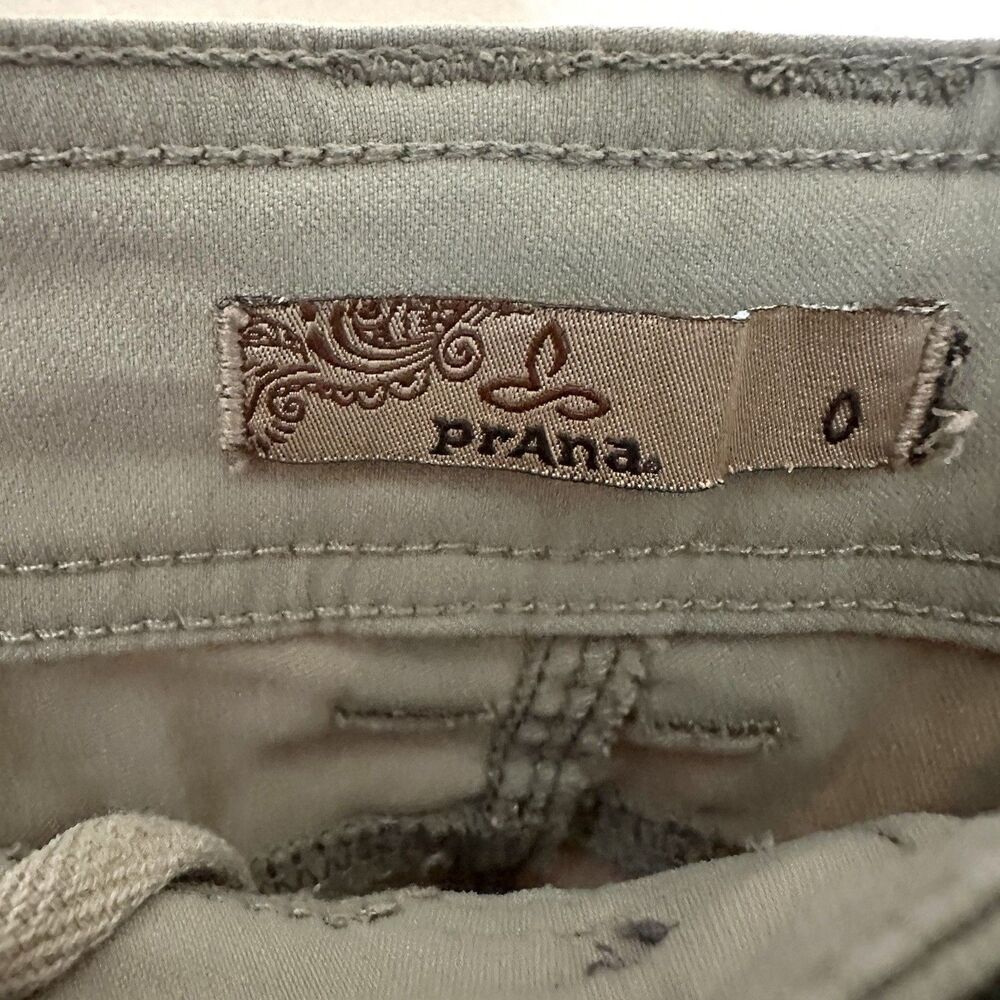 PrAna Bermuda Shorts Size 0 XS Tan Stretch Hiking Outdoors Gorpcore Safari Camp - Picture 2 of 8